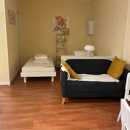 N•2 Avec Patio En Plein Coeur De La Apartment