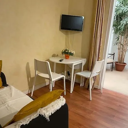 N•2 Avec Patio En Plein Coeur De La Apartamento *