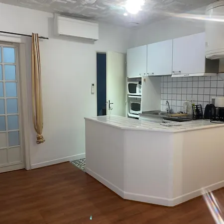 Apartment N•2 Avec Patio En Plein Coeur De La Bagneres-de-Bigorre